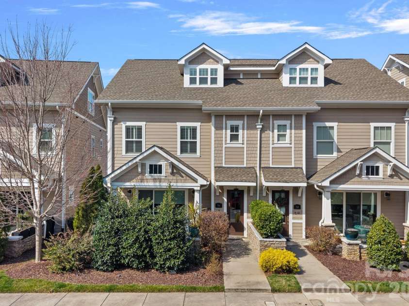744 Amalfi Drive, Davidson, NC 28036.  MLS# CAR4351624, YatesRealty ID 20482. 