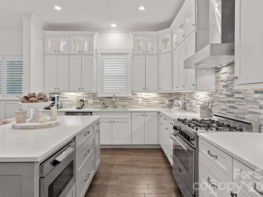 744 Amalfi Drive, Davidson, NC 28036.  MLS# CAR4351624, YatesRealty ID 20482. 