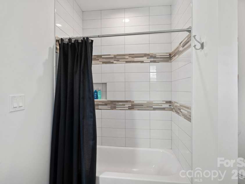 744 Amalfi Drive, Davidson, NC 28036.  MLS# CAR4351624, YatesRealty ID 20482. 