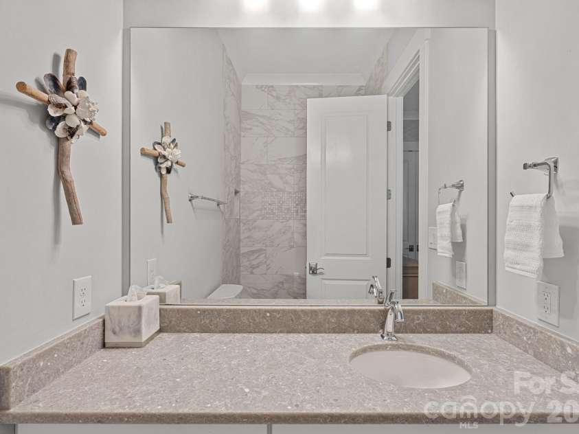 744 Amalfi Drive, Davidson, NC 28036.  MLS# CAR4351624, YatesRealty ID 20482. 