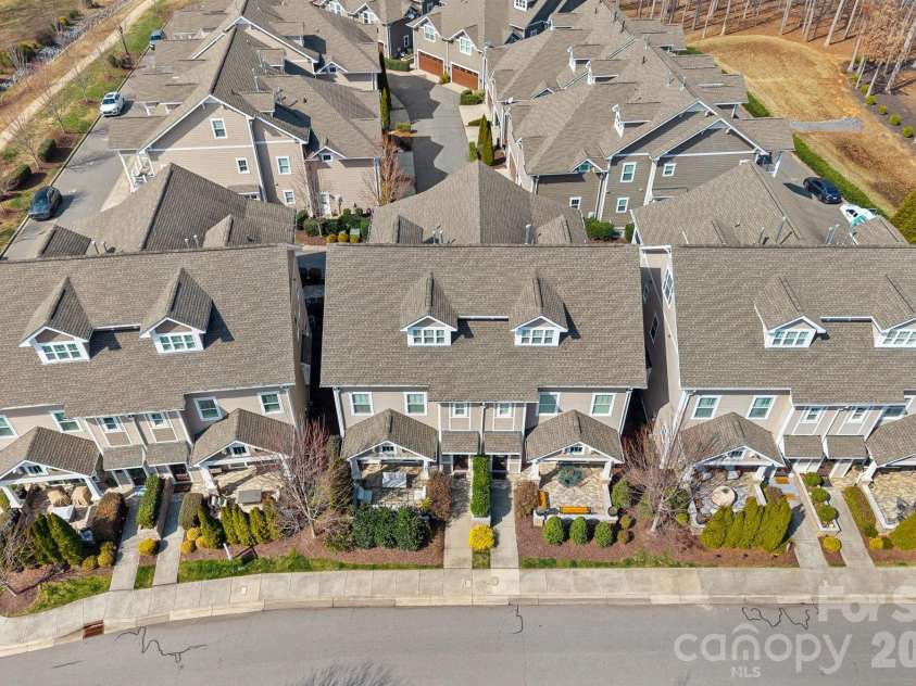 744 Amalfi Drive, Davidson, NC 28036.  MLS# CAR4351624, YatesRealty ID 20482. 