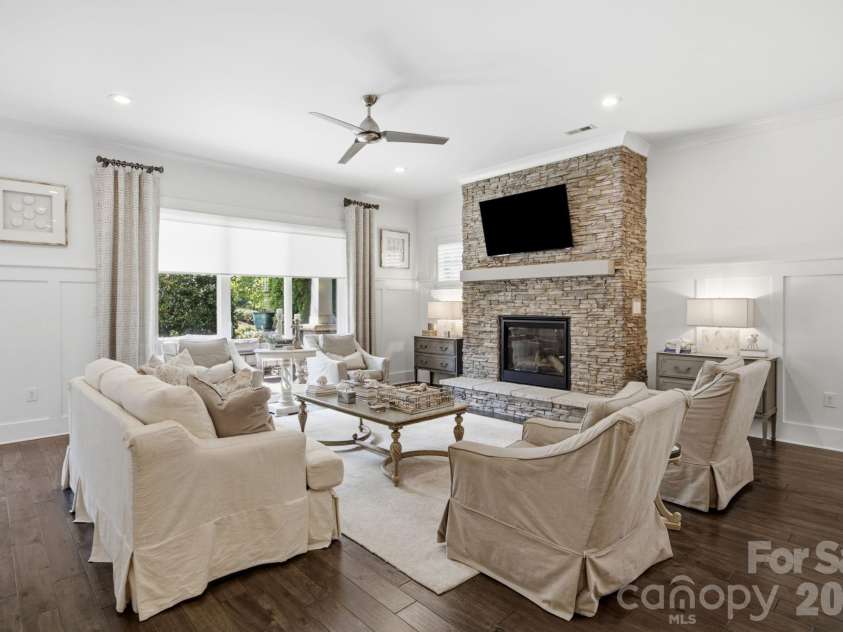 744 Amalfi Drive, Davidson, NC 28036.  MLS# CAR4400589, YatesRealty ID 20482. 