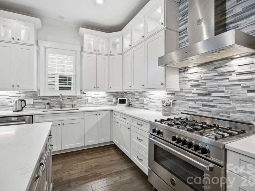 744 Amalfi Drive, Davidson, NC 28036.  MLS# CAR4400589, YatesRealty ID 20482. 