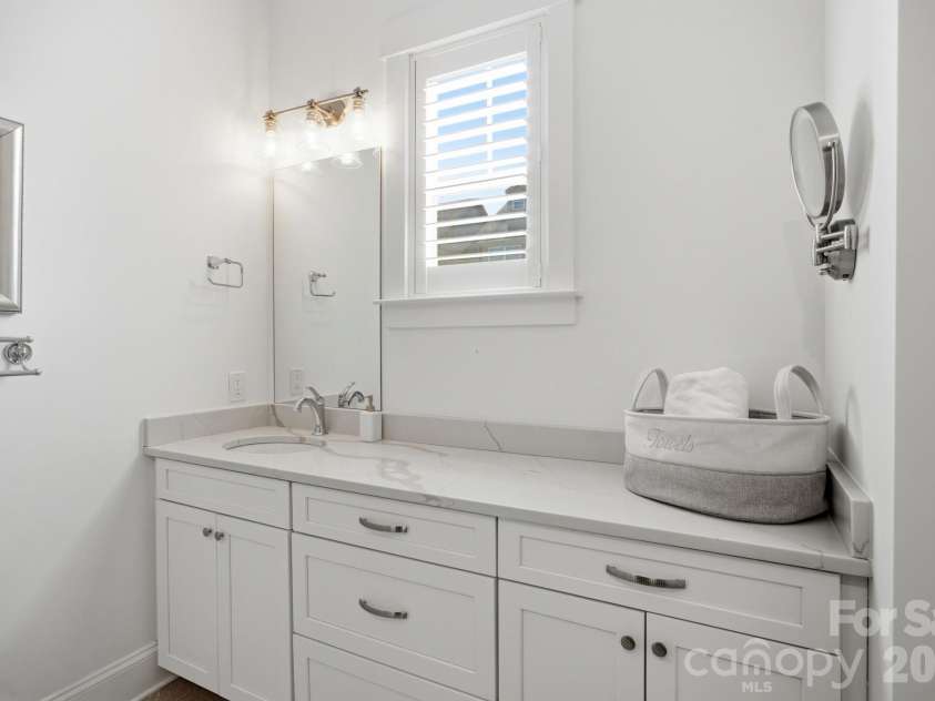 744 Amalfi Drive, Davidson, NC 28036.  MLS# CAR4400589, YatesRealty ID 20482. 