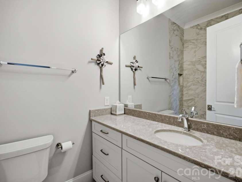 744 Amalfi Drive, Davidson, NC 28036.  MLS# CAR4400589, YatesRealty ID 20482. 