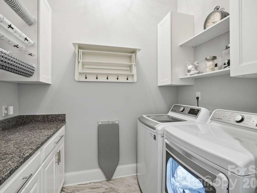 744 Amalfi Drive, Davidson, NC 28036.  MLS# CAR4400589, YatesRealty ID 20482. 