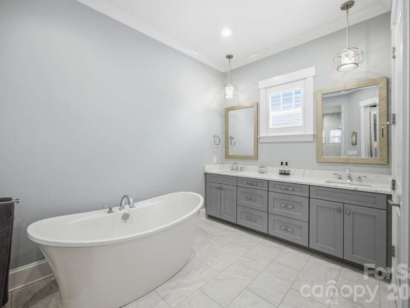 744 Amalfi Drive, Davidson, NC 28036.  MLS# CAR4400589, YatesRealty ID 20482. 