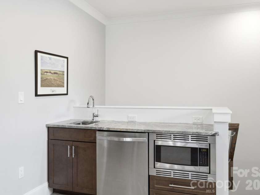 744 Amalfi Drive, Davidson, NC 28036.  MLS# CAR4400589, YatesRealty ID 20482. 