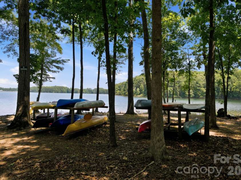 744 Amalfi Drive, Davidson, NC 28036.  MLS# CAR4400589, YatesRealty ID 20482. 