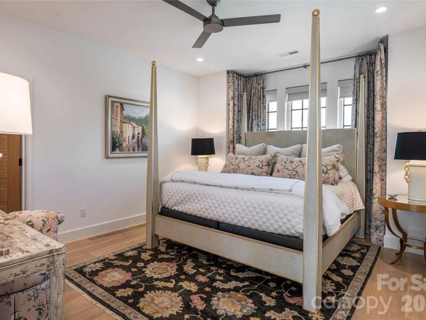 6 Stansbury Drive, Asheville, NC 28803.  MLS# CAR4377090, YatesRealty ID 20483. 