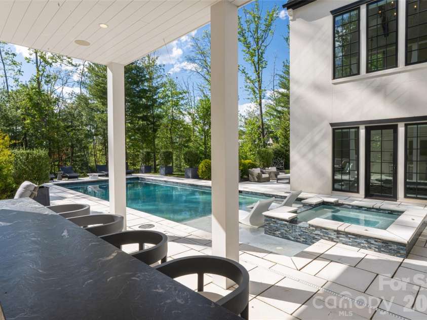 6 Stansbury Drive, Asheville, NC 28803.  MLS# CAR4377090, YatesRealty ID 20483. 