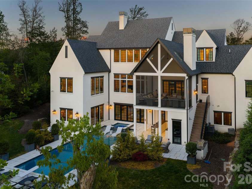 6 Stansbury Drive, Asheville, NC 28803.  MLS# CAR4377090, YatesRealty ID 20483. 