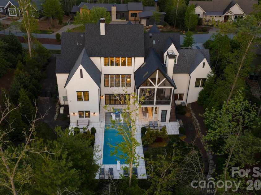 6 Stansbury Drive, Asheville, NC 28803.  MLS# CAR4377090, YatesRealty ID 20483. 