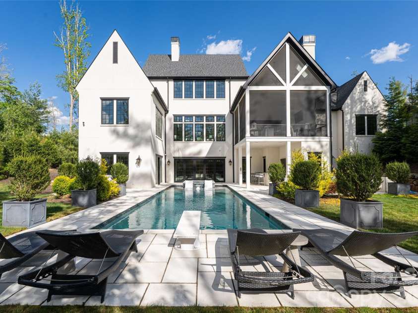 6 Stansbury Drive, Asheville, NC 28803.  MLS# CAR4377090, YatesRealty ID 20483. 