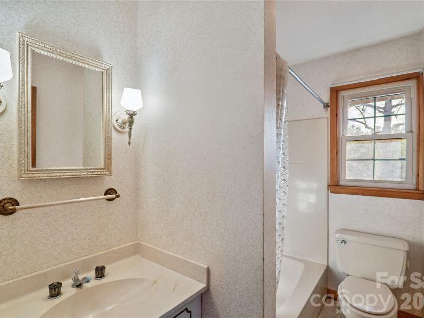 591 Landrum Road, Columbus, NC 28722.  MLS# CAR4337351, YatesRealty ID 20484. Hall bath