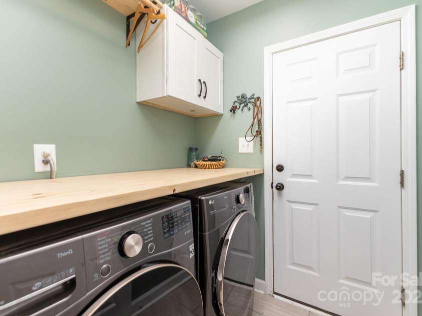 585 Highland Ridge Road, Mooresville, NC 28115.  MLS# CAR4244490, YatesRealty ID 20485. 