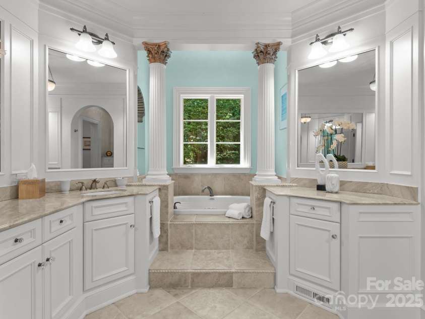 5030 Hardison Road, Charlotte, NC 28226.  MLS# CAR4250642, YatesRealty ID 20486. 