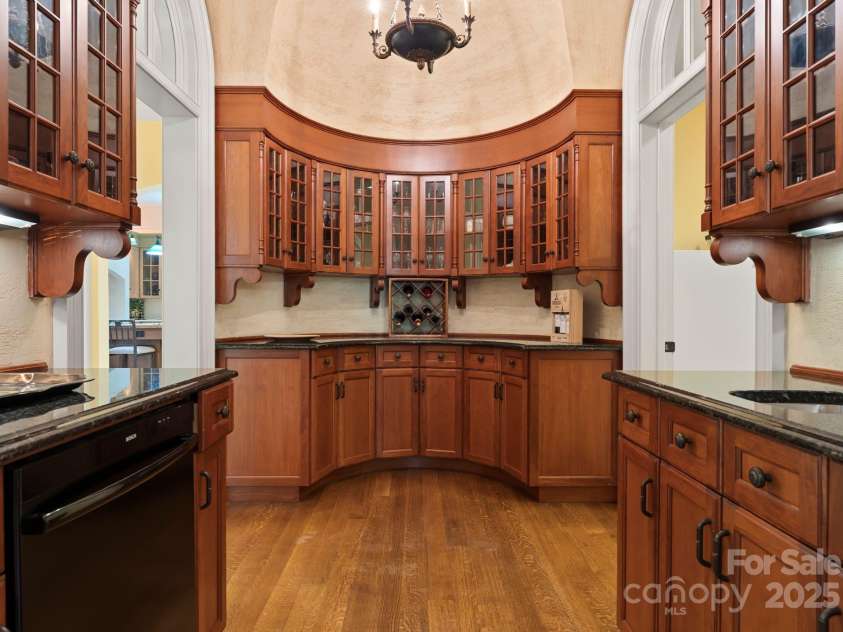 5030 Hardison Road, Charlotte, NC 28226.  MLS# CAR4250642, YatesRealty ID 20486. 