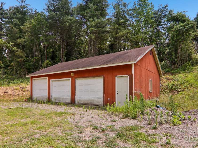 69 Sprouse Town Road, Weaverville, NC 28787.  MLS# CAR4271502, YatesRealty ID 20487. 