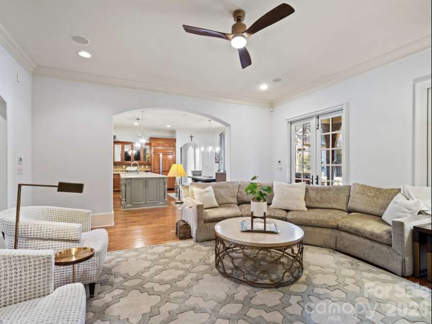 229 Wrenwood Lane, Charlotte, NC 28211.  MLS# CAR4333532, YatesRealty ID 20489. 
