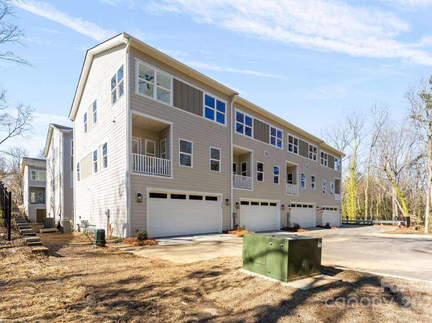 3713 Lou Ann Avenue, Charlotte, NC 28208.  MLS# CAR4210331, YatesRealty ID 20489. 