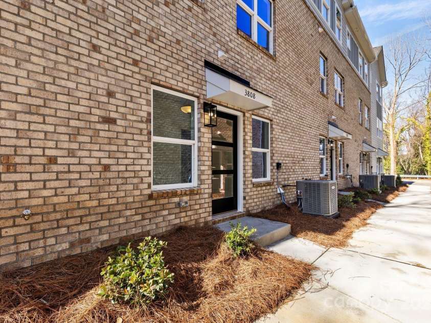 3713 Lou Ann Avenue, Charlotte, NC 28208.  MLS# CAR4210331, YatesRealty ID 20489. 