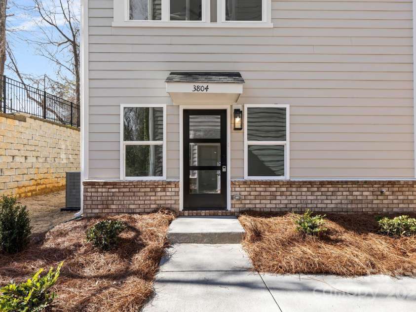 3713 Lou Ann Avenue, Charlotte, NC 28208.  MLS# CAR4210331, YatesRealty ID 20489. 