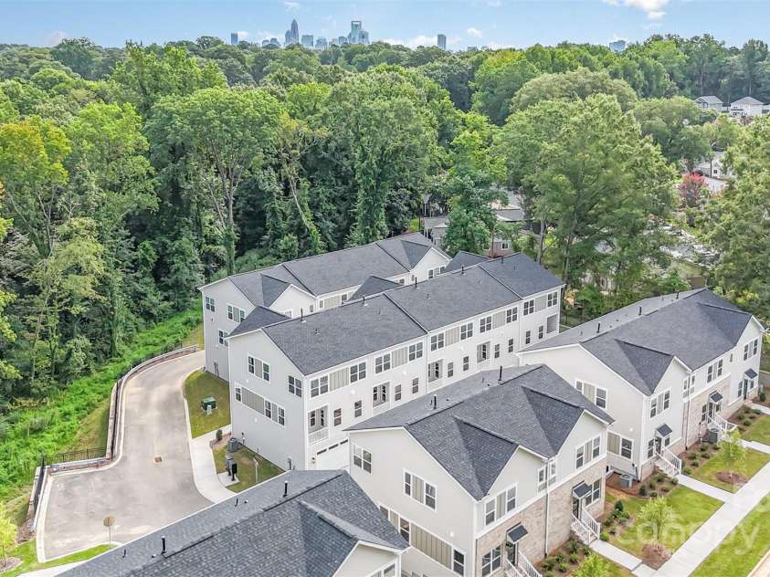 3713 Lou Ann Avenue, Charlotte, NC 28208.  MLS# CAR4327588, YatesRealty ID 20489. 