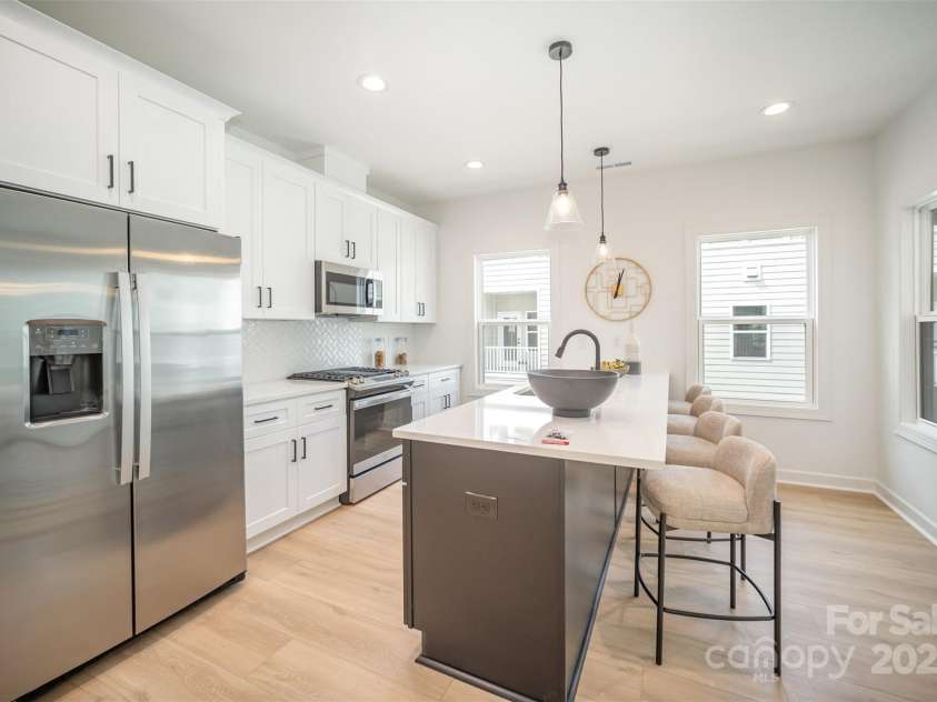 3713 Lou Ann Avenue, Charlotte, NC 28208.  MLS# CAR4327588, YatesRealty ID 20489. 