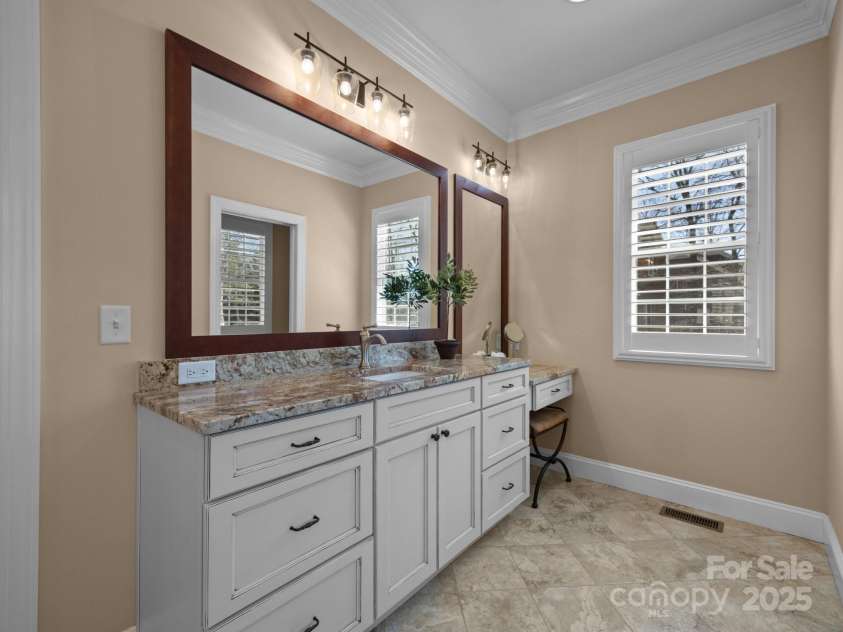 1011 Columbine Road, Asheville, NC 28803.  MLS# CAR4231603, YatesRealty ID 2049. 