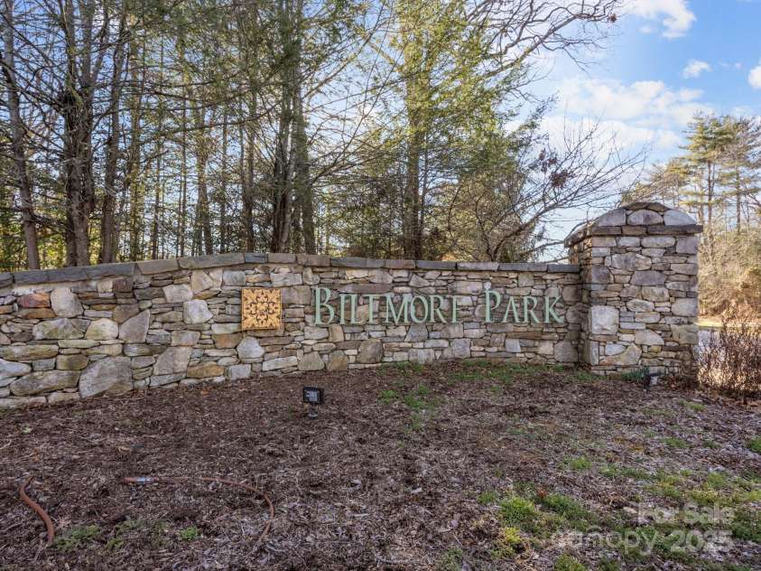 1011 Columbine Road, Asheville, NC 28803.  MLS# CAR4231603, YatesRealty ID 2049. Biltmore Park is a sought-after neighborhood in South Asheville just minutes from great schools, shopping, dining, and multiple exercise facilities