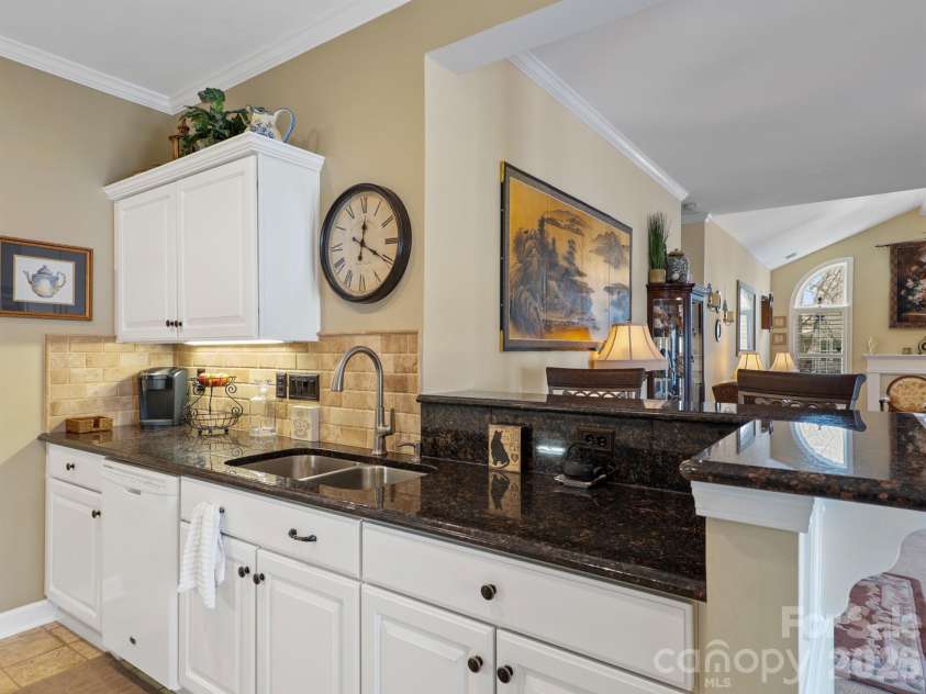 8515 Kilty Court, Charlotte, NC 28269.  MLS# CAR4337708, YatesRealty ID 20492. 