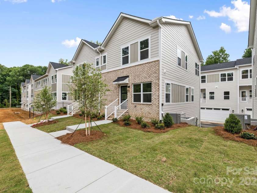 3928 Hager Drive, Charlotte, NC 28208.  MLS# CAR4264204, YatesRealty ID 20493. 