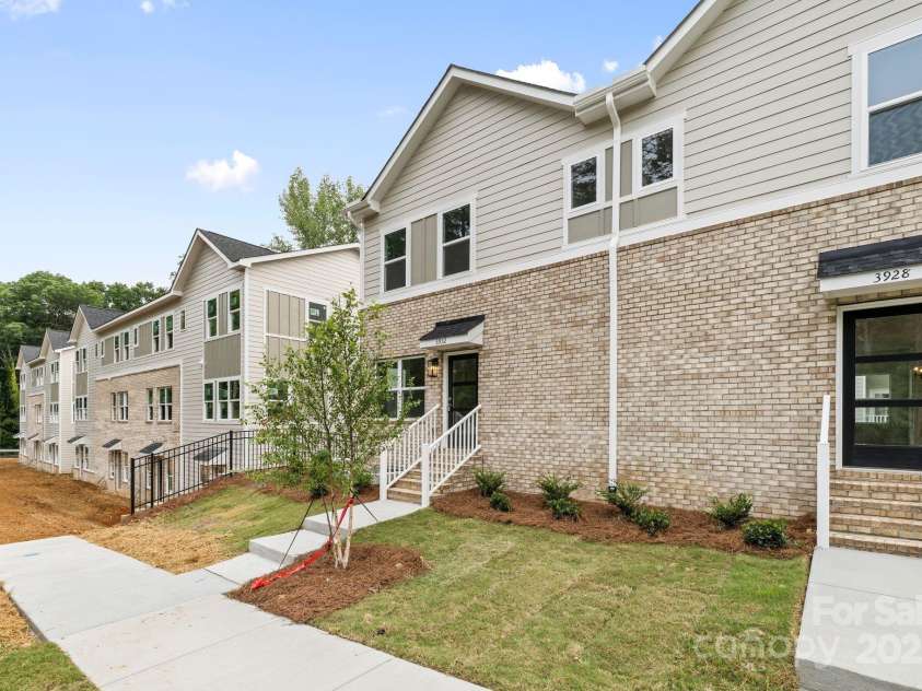 3928 Hager Drive, Charlotte, NC 28208.  MLS# CAR4264204, YatesRealty ID 20493. 