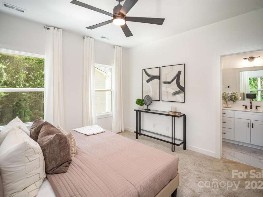 3928 Hager Drive, Charlotte, NC 28208.  MLS# CAR4295854, YatesRealty ID 20493. 