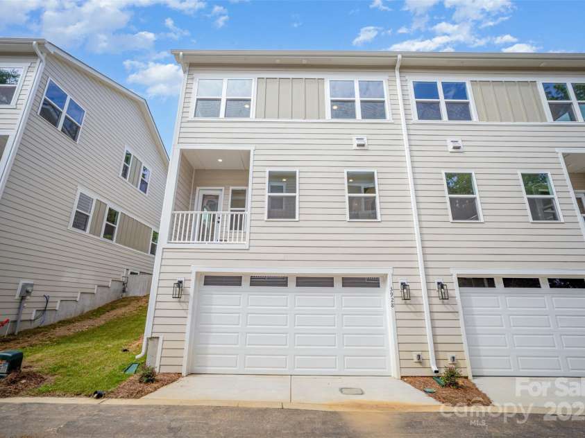 3928 Hager Drive, Charlotte, NC 28208.  MLS# CAR4295854, YatesRealty ID 20493. 