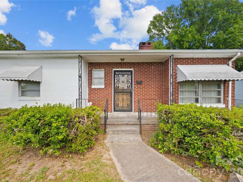 419 Pearl Street, Troy, NC 27371.  MLS# CAR4377212, YatesRealty ID 20494. 