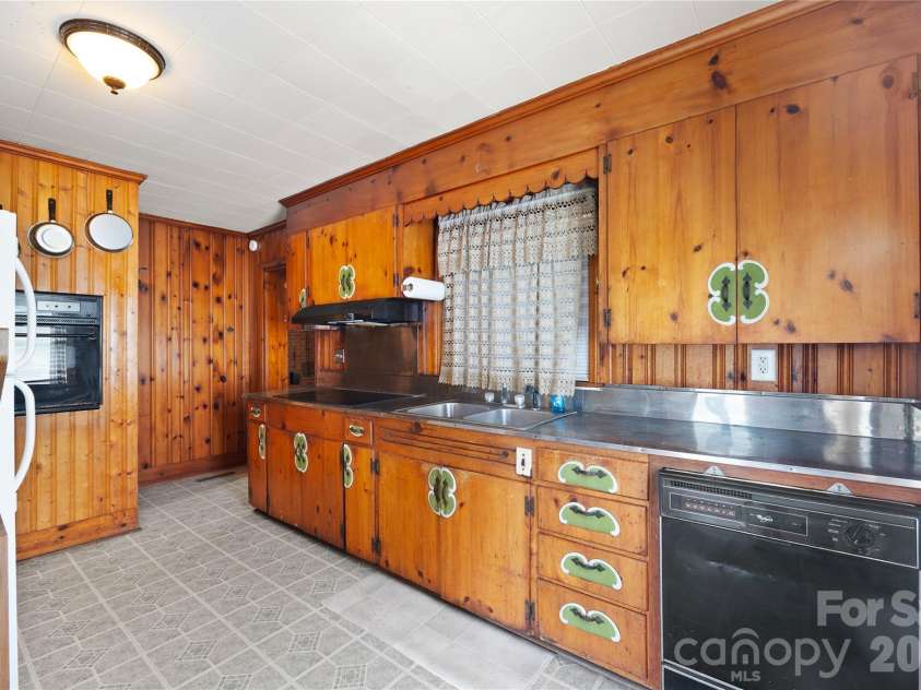 419 Pearl Street, Troy, NC 27371.  MLS# CAR4377212, YatesRealty ID 20494. 