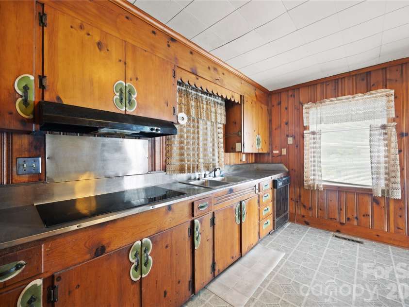 419 Pearl Street, Troy, NC 27371.  MLS# CAR4377212, YatesRealty ID 20494. 