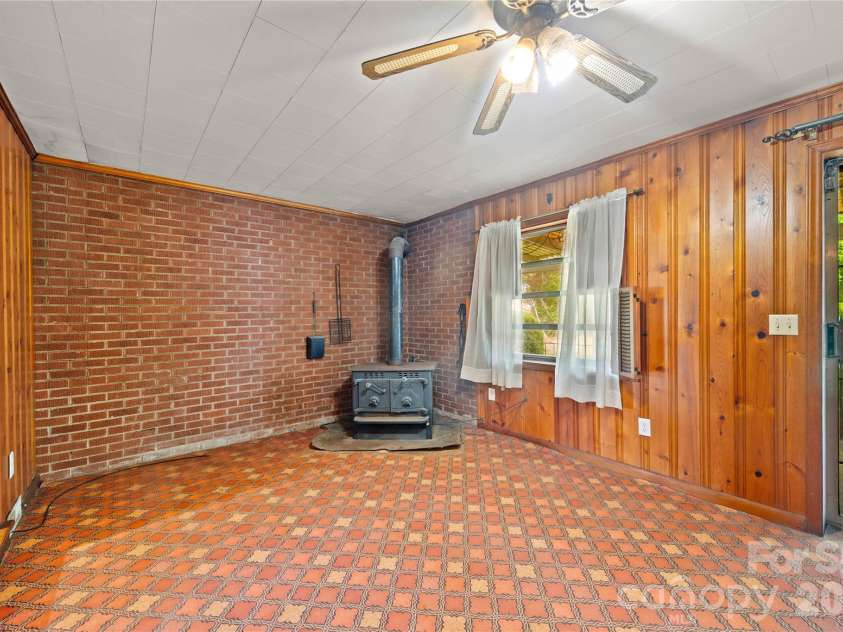 419 Pearl Street, Troy, NC 27371.  MLS# CAR4377212, YatesRealty ID 20494. 