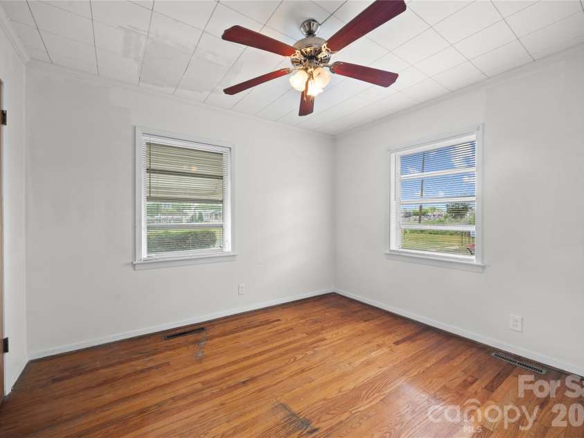 419 Pearl Street, Troy, NC 27371.  MLS# CAR4377212, YatesRealty ID 20494. 