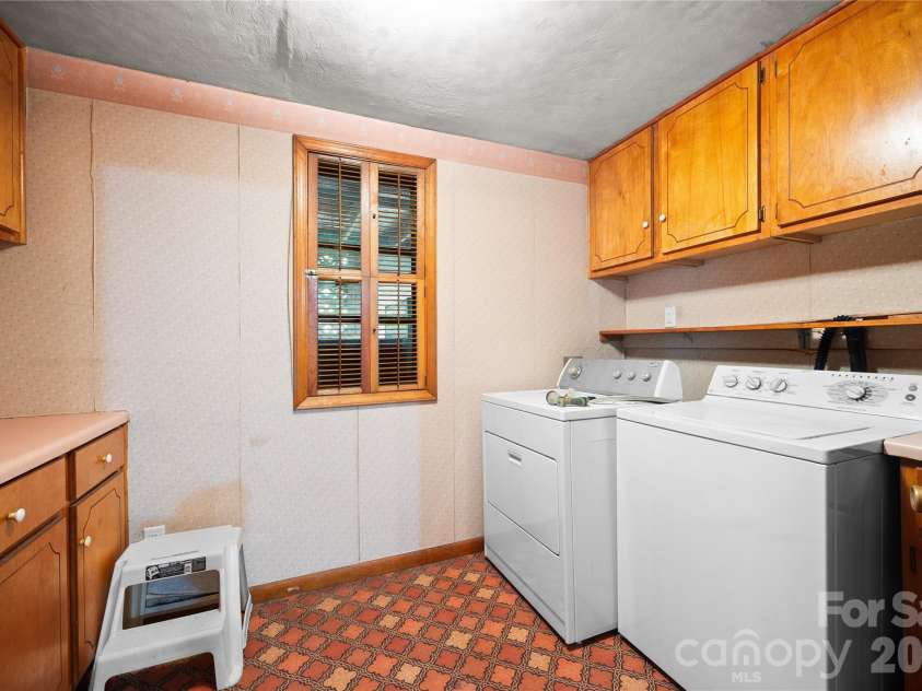 419 Pearl Street, Troy, NC 27371.  MLS# CAR4377212, YatesRealty ID 20494. 