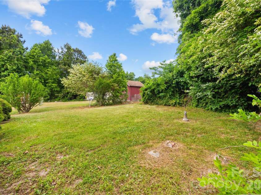 419 Pearl Street, Troy, NC 27371.  MLS# CAR4377212, YatesRealty ID 20494. 