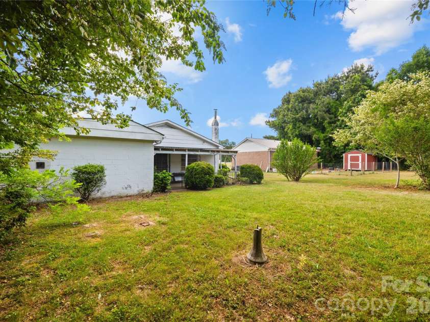 419 Pearl Street, Troy, NC 27371.  MLS# CAR4377212, YatesRealty ID 20494. 