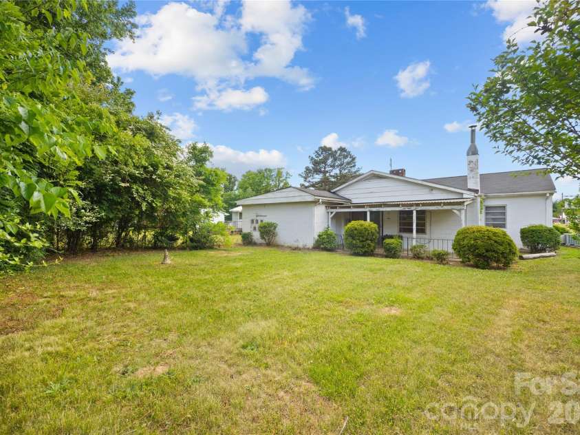 419 Pearl Street, Troy, NC 27371.  MLS# CAR4377212, YatesRealty ID 20494. 