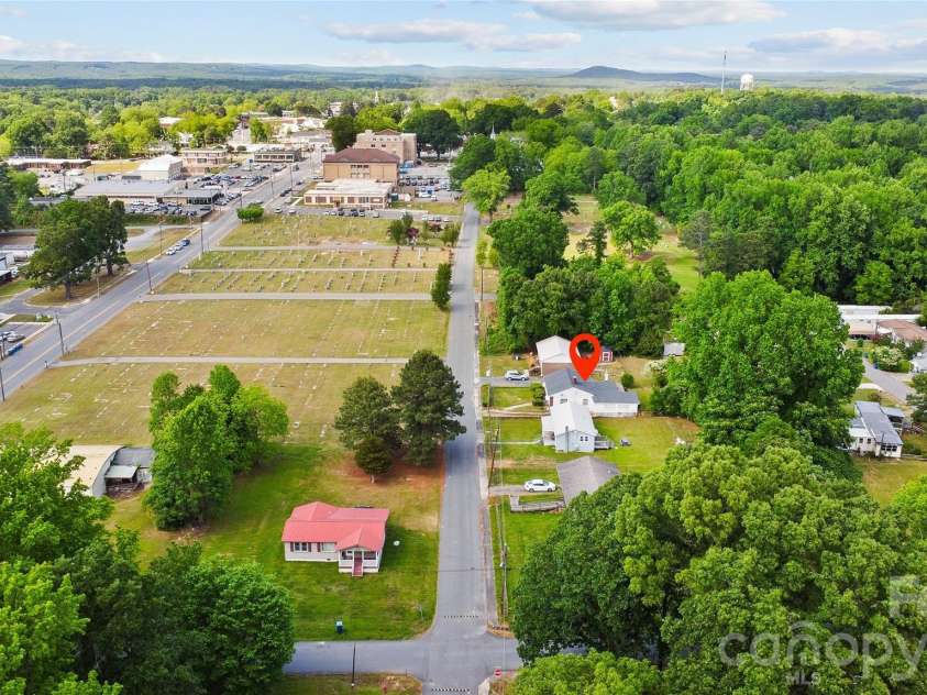 419 Pearl Street, Troy, NC 27371.  MLS# CAR4377212, YatesRealty ID 20494. 