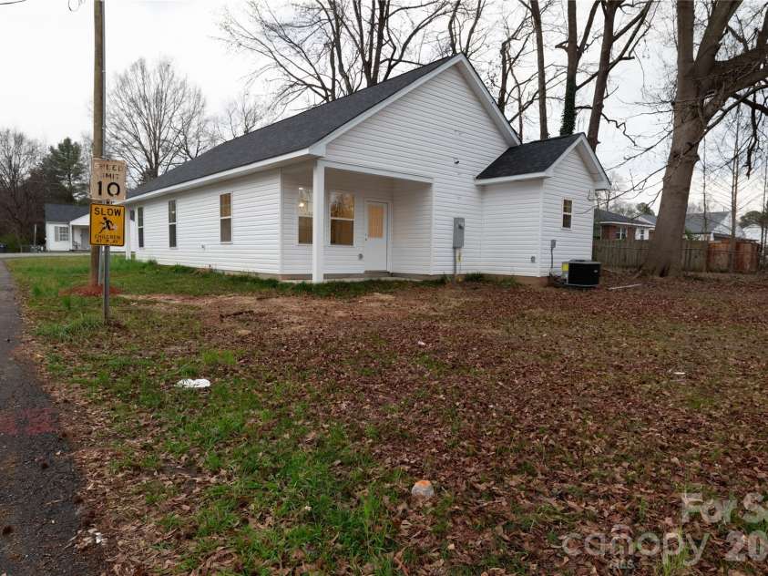 117 Rollins Street, Stanley, NC 28164.  MLS# CAR4335139, YatesRealty ID 20496. 