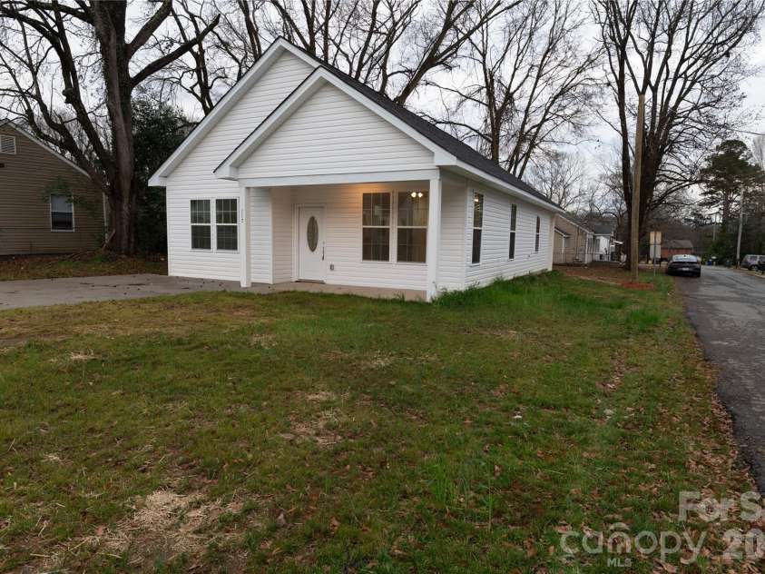 117 Rollins Street, Stanley, NC 28164.  MLS# CAR4335139, YatesRealty ID 20496. 