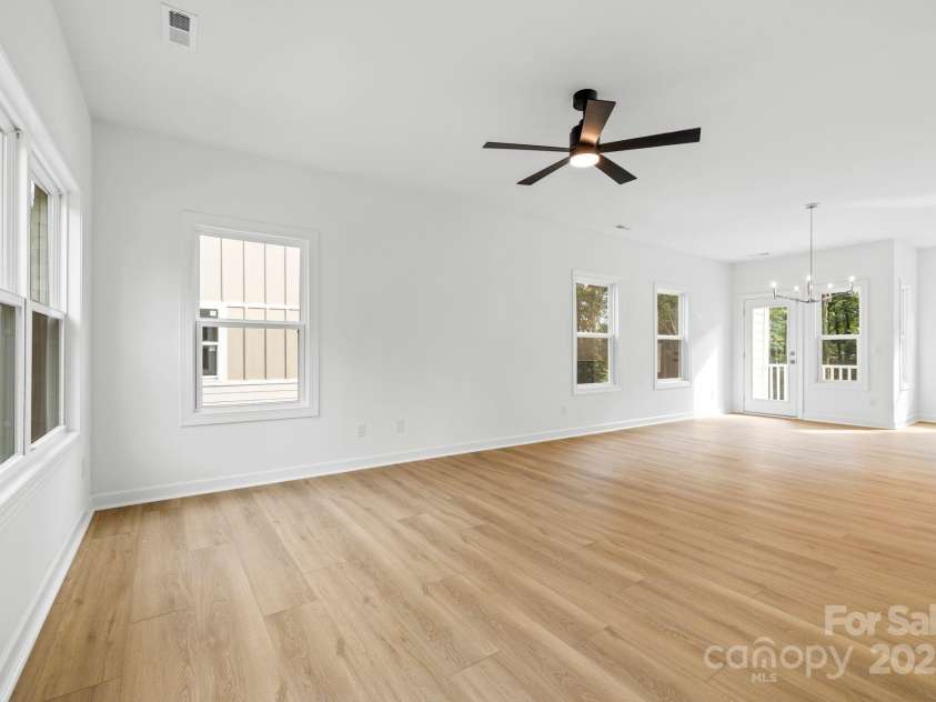 3916 Hager Drive, Charlotte, NC 28208.  MLS# CAR4264271, YatesRealty ID 20496. 