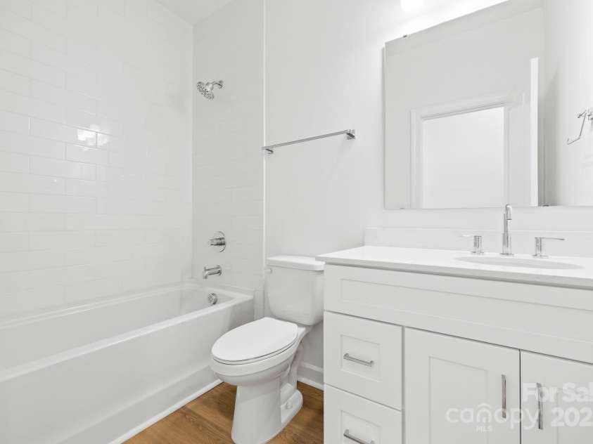 3916 Hager Drive, Charlotte, NC 28208.  MLS# CAR4264271, YatesRealty ID 20496. 